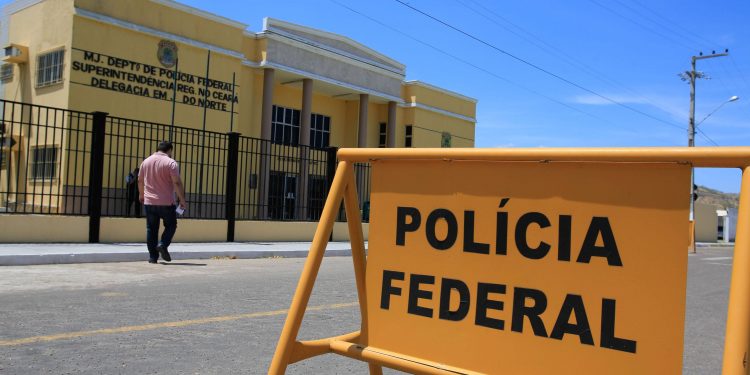 PF de Juazeiro do Norte prende homem por submeter pessoas a condição análoga de escravidão