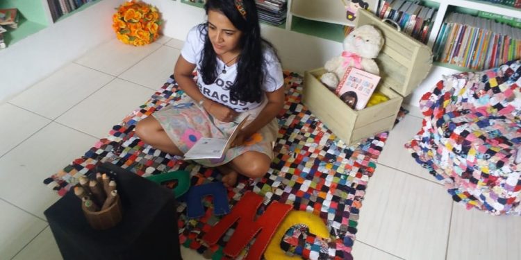 Para Paula, neste momento de isolamento social, é importante estar mais próximos das crianças, já que elas não estão indo para a escola (Foto: Arquivo pessoal)