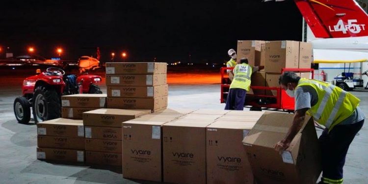 Chegam ao Ceará mais 20 respiradores para reforçar atendimento de vítimas da Covid-19