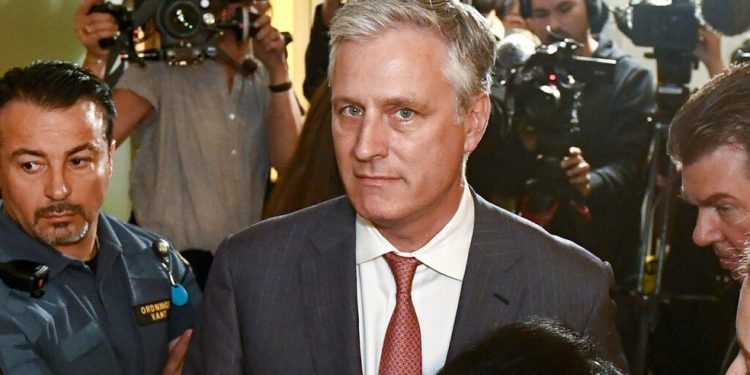 EUA devem impedir entrada de brasileiros, diz conselheiro de Trump