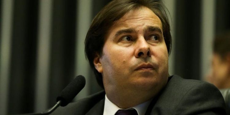 O presidente da Câmara dos Deputados, Rodrigo Maia (DEM-RJ), durante sessão na Casa (Foto: Marcelo Camargo/Agência Brasil)