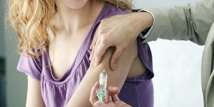 Covid-19: Vacina pode estar pronta em setembro, afirmam pesquisadores