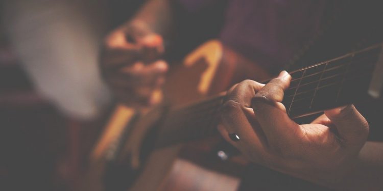 O que nos ensina a aprovação da Lei de Emergência Cultural? – Por Alexandre Lucas