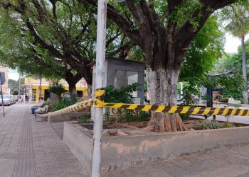 Praça Siqueira Campos foi isolada (Foto: Samuel Pinheiro/Revista Cariri)