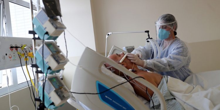 Vítimas de Covid-19 no Ceará morrem cerca de 7 dias após início dos sintomas