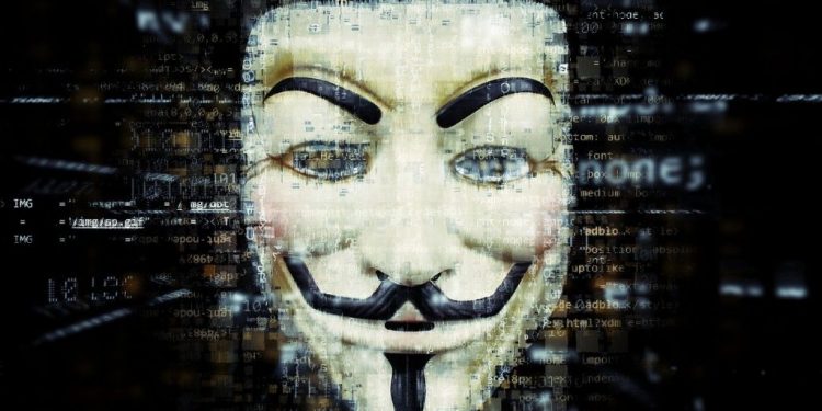 Anonymous Brasil vaza dados de Bolsonaro, seus filhos, Weintraub e Damares