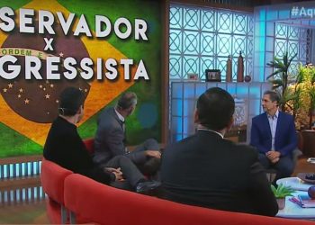 Luís Ernesto Lacombe e Nathália Batista (de frente) discutem conservadorismo no Aqui na Band de terça (23) (Foto: Reprodução/Band)