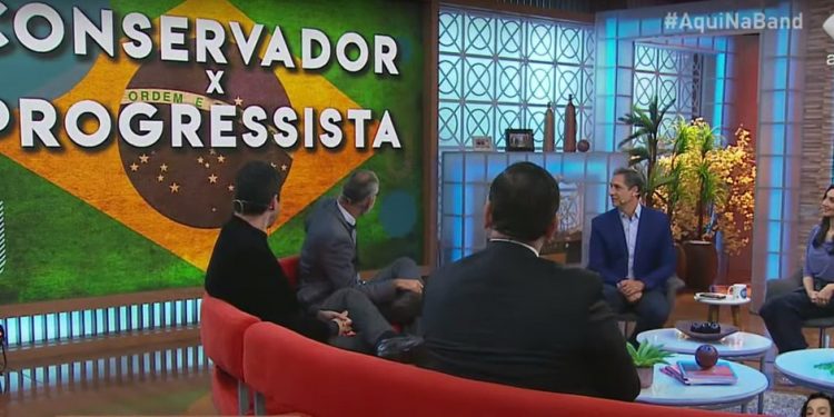 Diretor da Band proíbe Bolsonaro e manda fiscalizar reprises de Lacombe