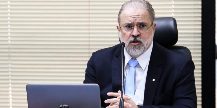 Aras pede investigação de invasões a hospitais e agressões a profissionais