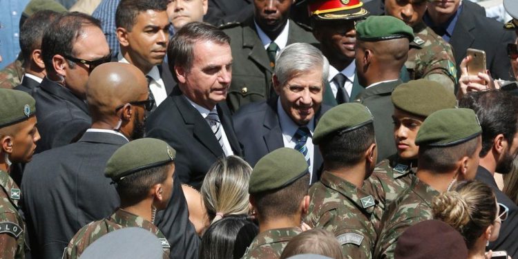 New York Times diz que há ameaça de “golpe militar” no Brasil para manter Bolsonaro no poder