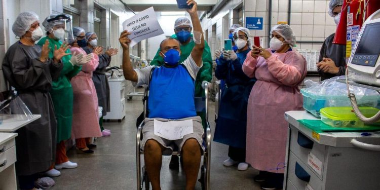 Altas de pacientes com Covid-19 sobem 13% nas últimas duas semanas de maio, no CE