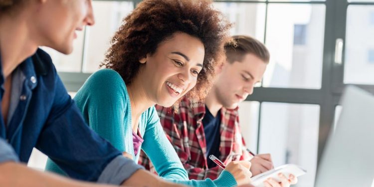 Ministério da Educação volta atrás e retoma previsão de cotas na pós-graduação