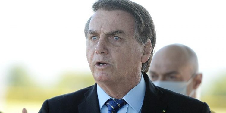 Bolsonaro compartilha vídeo com famosa frase atribuída a Mussolini