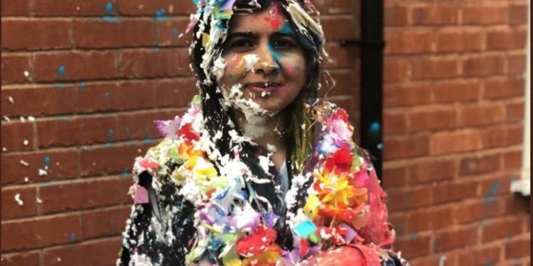 Início de um sonho, deu tudo certo: Malala se forma em Oxford