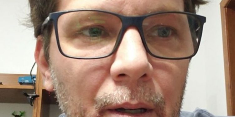 Bolsonaro nomeia Mario Frias para cargo na Cultura no lugar de Regina Duarte