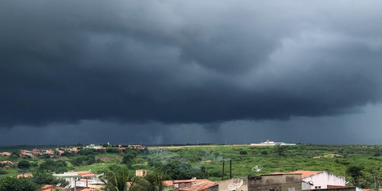 Mais de 50 municípios cearenses têm precipitações no 1º dia da pós-quadra chuvosa