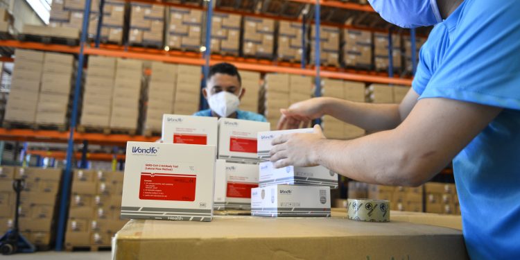 Governo do Ceará inicia distribuição de mais 150 mil testes rápidos; já são 474 mil testes para todo o Ceará