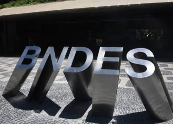 Bancos alegam que os anúncios foram definidos por publicidade programática (Foto: Bernard Martinez/Folhapress)