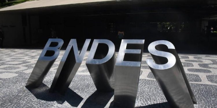 MP pede que TCU investigue gastos do BNDES e BNB com investigados por ‘fake news’