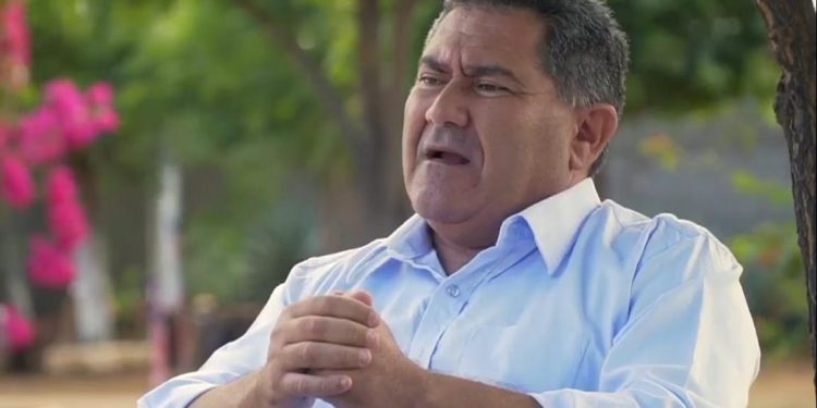 Justiça determina bloqueio de bens do prefeito de Tauá