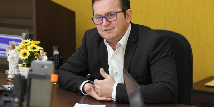 Após pedido da Procap, Justiça afasta prefeito de Antonina do Norte