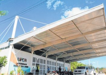 Paralisação e incerteza quanto ao retorno do ensino frustram alunos