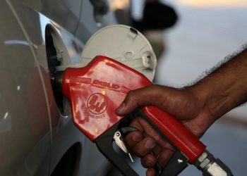Em uma semana, preço médio da gasolina no Ceará subiu R$ 0,07, chegando a R$ 4,259, de acordo com a ANP (Foto: Thiago Gadelha)