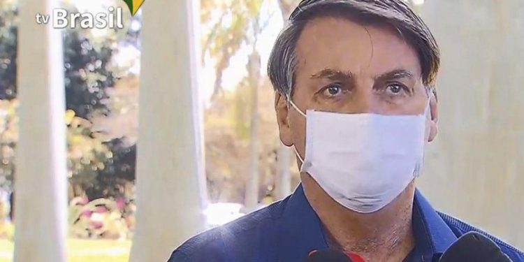 Imprensa internacional fala em negacionismo de Bolsonaro ao noticiar teste