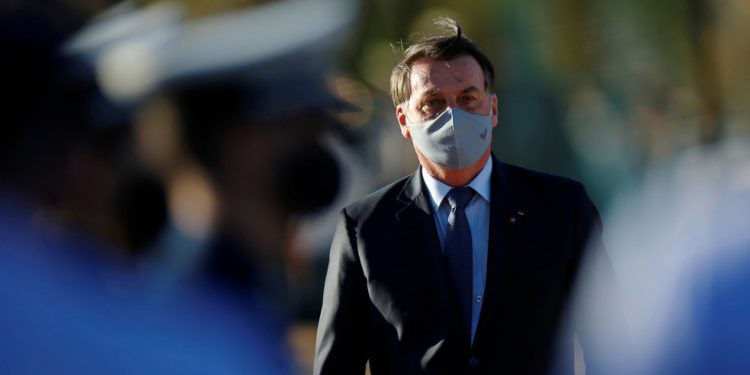 Bolsonaro está com sintomas de Covid-19; resultado do exame sai amanhã
