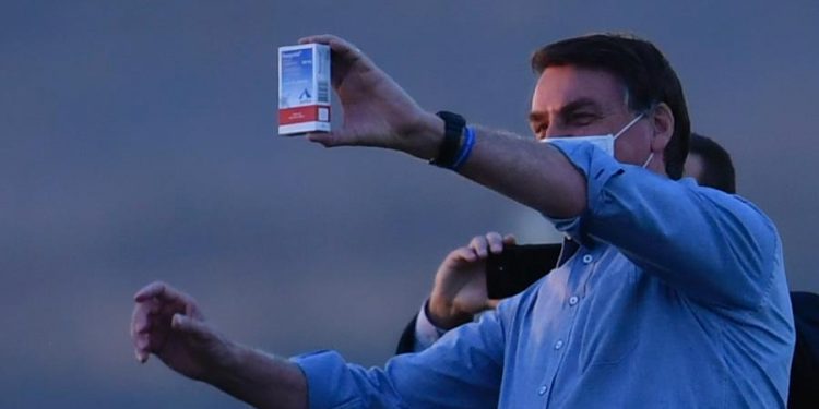 Bolsonaro é denunciado em Haia por genocídio e crime contra humanidade