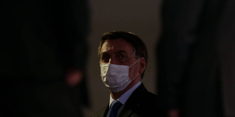 TCU proíbe governo Bolsonaro de anunciar em sites que promovem atividade ilegal