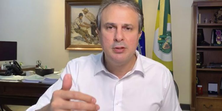 Novo voo com equipamentos chegará ao Ceará, anuncia governador Camilo Santana