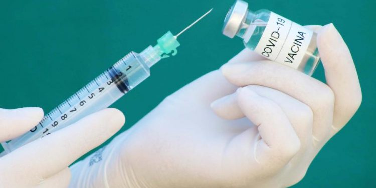 Vacina contra coronavírus feita pela Rússia entra em última fase de testes