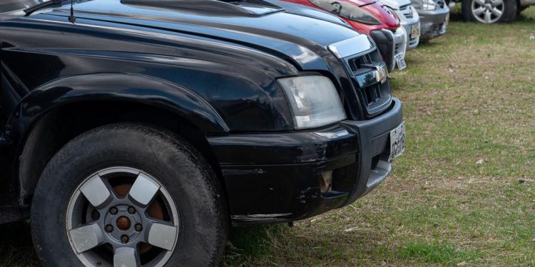 Detran-CE realiza segundo leilão virtual; 609 lotes entre carros e motocicletas serão ofertados