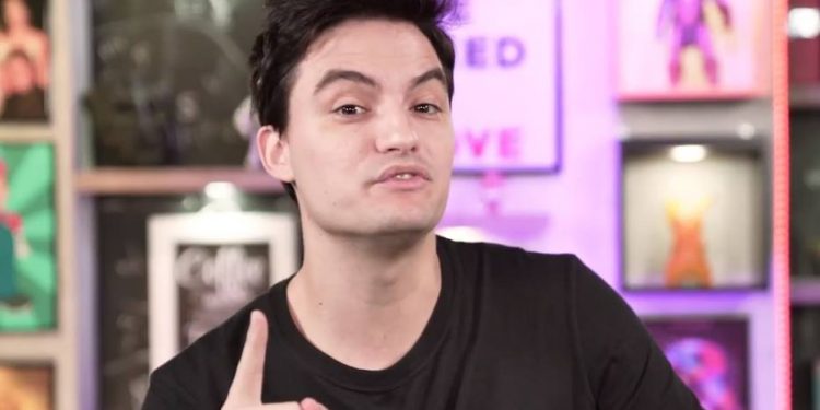 Felipe Neto diz que Bolsonaro é ‘o pior presidente do mundo’ em vídeo no NYT