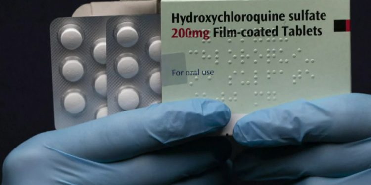 Hidroxicloroquina não é eficaz no tratamento de casos leves da Covid-19, aponta estudo