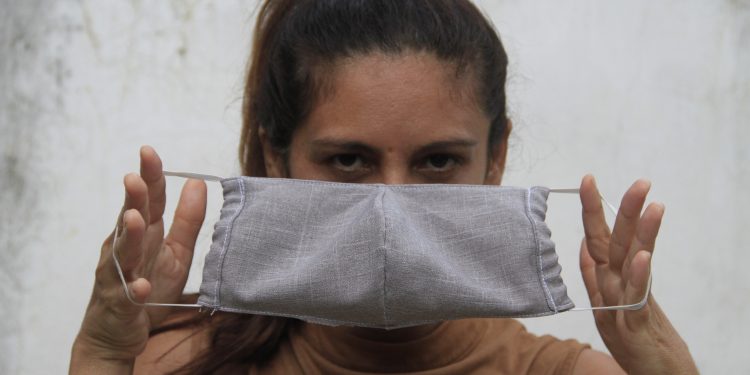 Em nova ação do Governo do Estado, mais 125.250 famílias de 32 municípios receberão máscaras de tecido