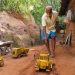 Após superar desafios, mecânico cratense cria carrinhos de brinquedo com objetos recicláveis