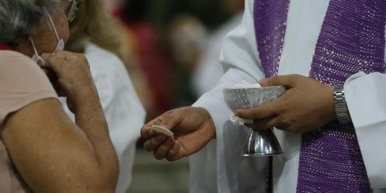 Ceará registra 41 padres infectados com coronavírus; 11% dos casos totais no Brasil