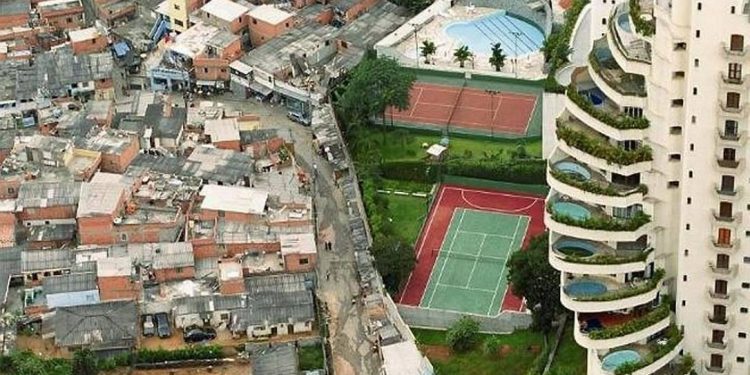 Os muros vazados do paraíso – Por J. Flávio Vieira