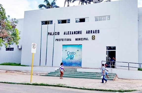 Ex-prefeito do Crato é sentenciado por improbidade administrativa