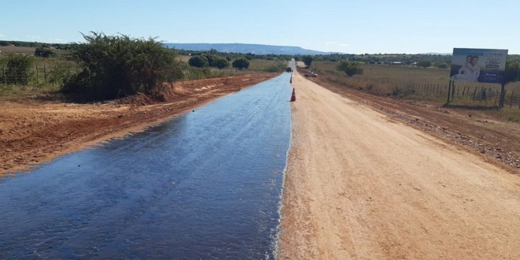 Obras de restauração da CE-397 avançam na região do Cariri