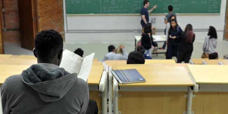 MEC define protocolo de segurança para volta às aulas
