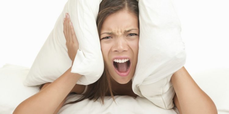 O vizinho não respeita a lei do silêncio? Saiba o que fazer