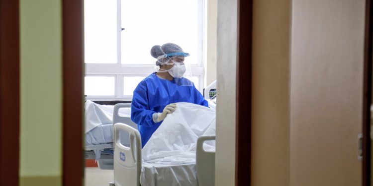 Internações por síndromes gripais caem 96% no CE em relação ao pico