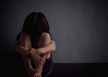 Criança de 10 anos expele feto e passa por avaliação para finalizar aborto