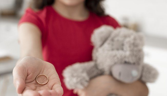 Menina de 11 anos engravida após estupro; padrasto e ex da avó são suspeitos