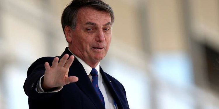 Bolsonaro monta roteiro para entregar obras de Lula e Dilma
