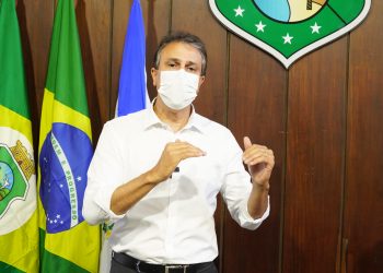 De acordo com Camilo Santana, o retorno dessas atividades está condicionado a um rigoroso protocolo de segurança sanitária e capacidade reduzida, inicialmente. Creches e pré-escolas terão 30% do total de vagas e serão obrigadas a ofertar também ensino remoto (Foto: Carlos Gibaja/Governo do Ceará)