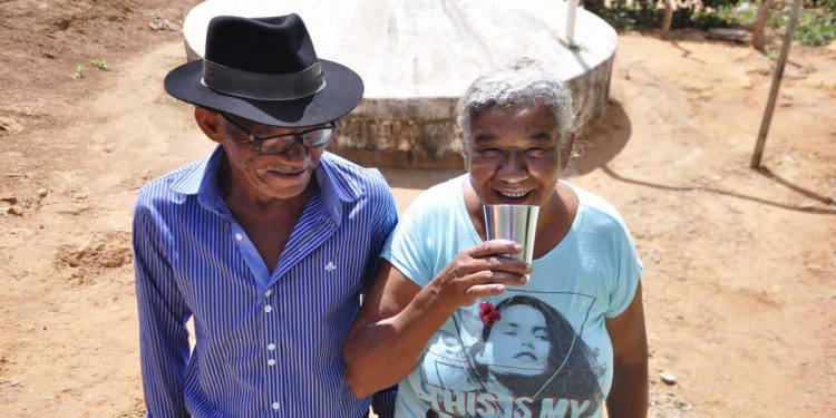 200 cisternas de placa e 93 cisternas escolares serão construídas em sete municípios do CE